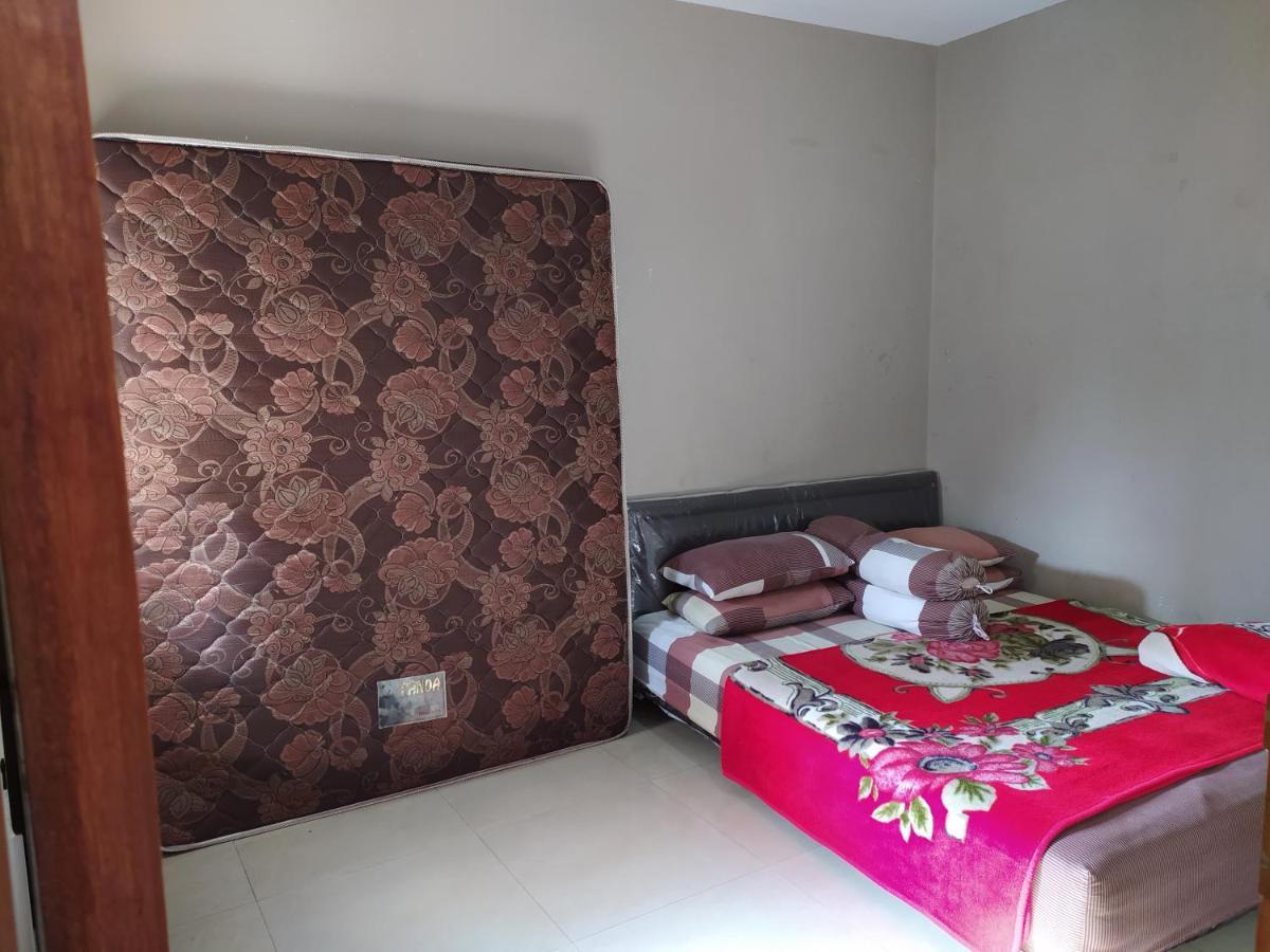 Villa Beverly Lembang Exterior foto
