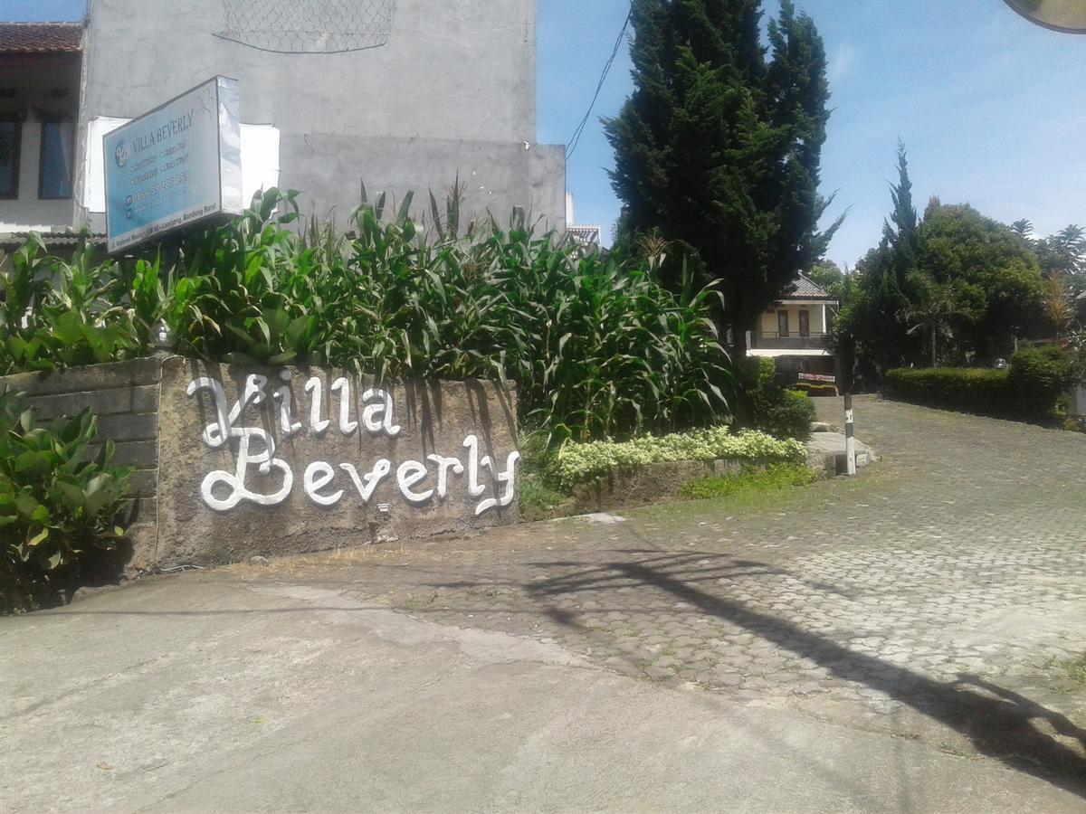 Villa Beverly Lembang Exterior foto